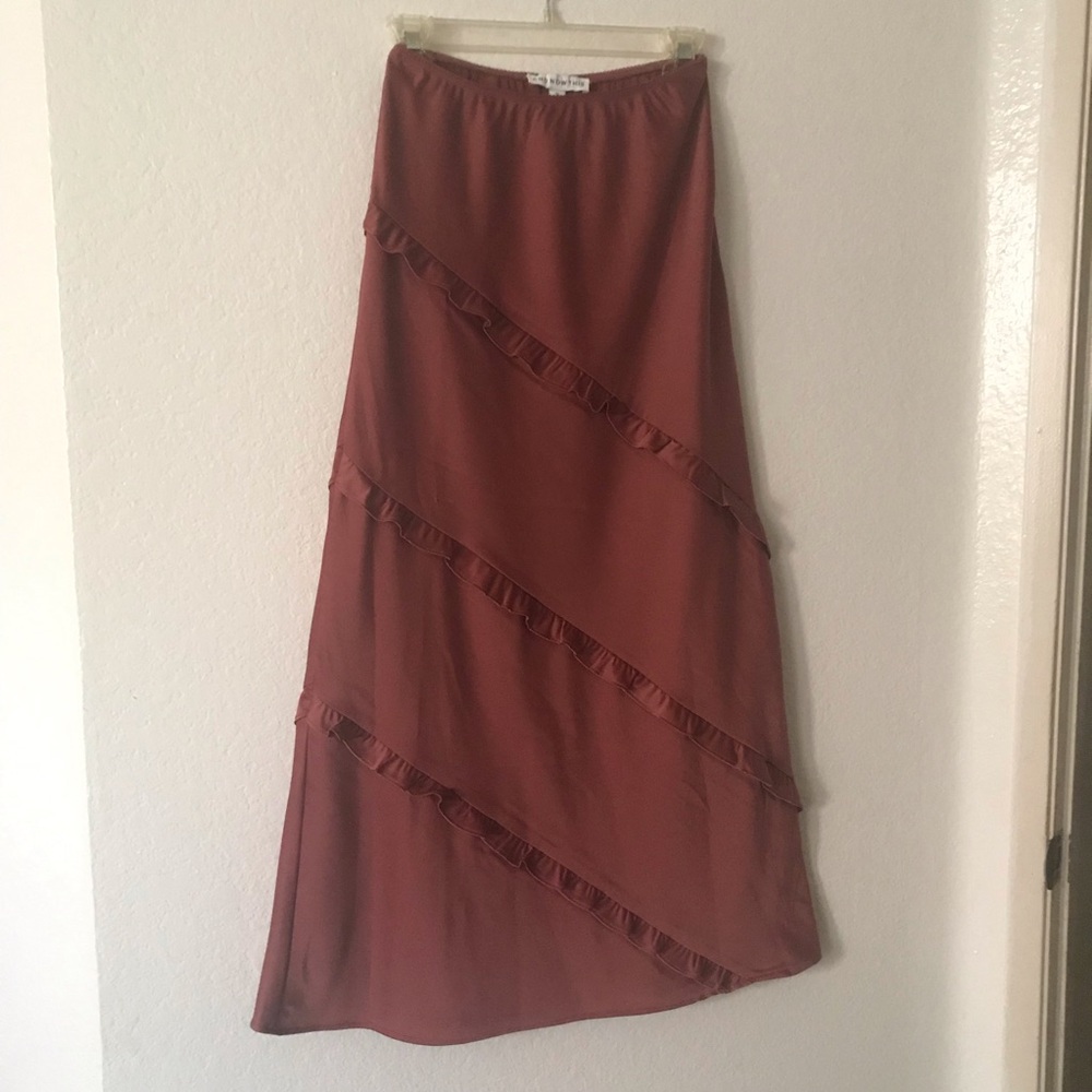 Chic Muave Midi Skirt with Ruffle Accents